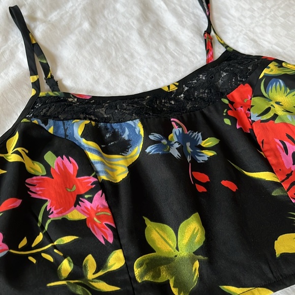 Band of Gypsies Women’s Sz.M Floral Crop Top - Picture 1 of 4